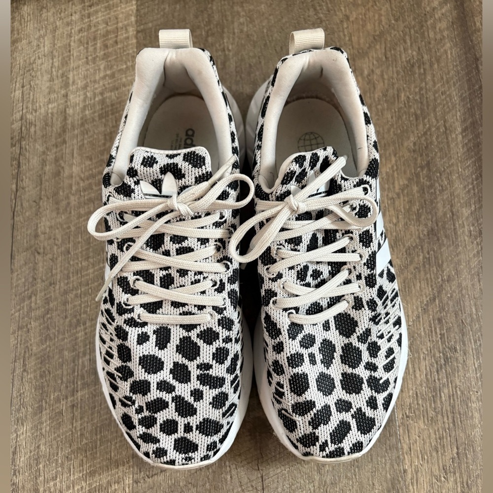 Adidas Swift Run 22 J Leopard Tennis Shoes - Picture 3 of 6